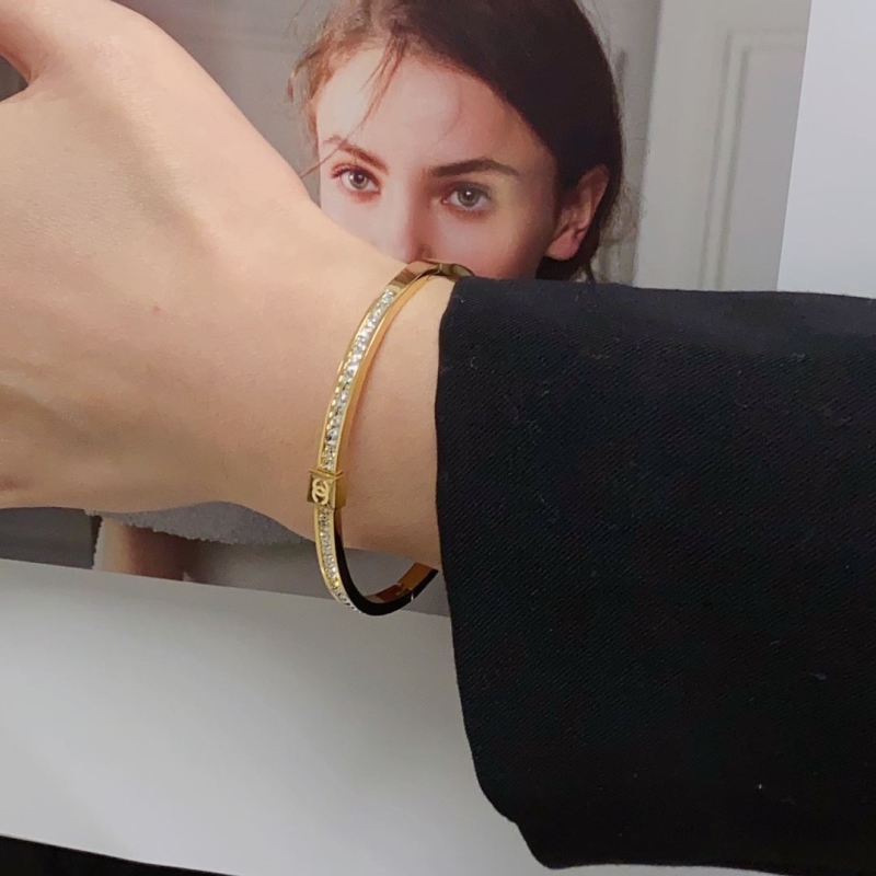 Ch**el bracelets